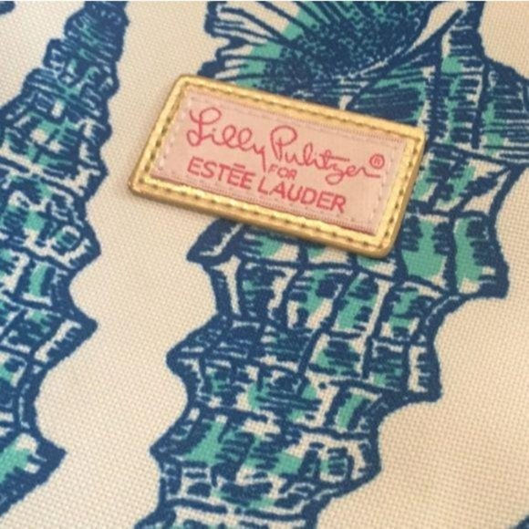 Lilly Pulitzer Matteo Blue Seashells Tote Bag - Picture 2 of 2